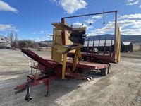 1975 New Holland 1034 Bale Mover