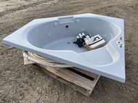    Built-in Jacuzzi Tub