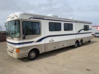 1997 Ford Fleetwood Bounder 34 Ft T/A Motor Home