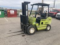 Clark GPX25 5700 Lb Forklift