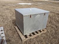    Insulated Aluminum Box