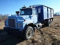 1980 Mack R600 T/A Grain Truck