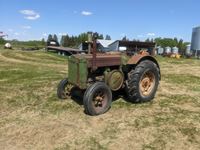  John Deere D Antique 2WD Tractor