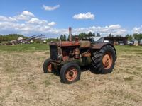  Oliver 90 Antique 2WD Tractor