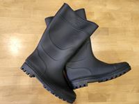    Mens Size 12 Rubber Boots