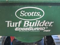    Scotts Turf Builder Edgeguard Mini