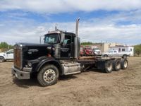2005 Kenworth T800B Tri Drive Day Cab Cab & Chassis Truck