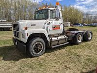 1988 Ford L9000 T/A Day Cab Truck Tractor