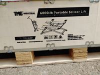  TMG Industrial  6000lb Portable Scissor Lift