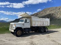  International 2500 GLR Grain Truck