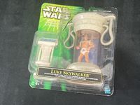 2001 MIB Hasbro  Luke Skywalker Action Figure w/ Echo Base Bacta Tank