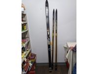 (2) Pairs of Skis