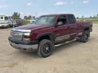 2005 Chevrolet 2500 HD 4X4 Extended Cab Pickup