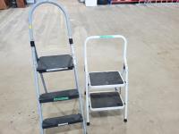 (2) Folding Step Ladders