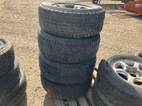 (4) 265/65R17 Tires / Rims