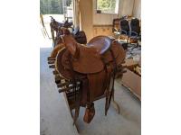    Clover Bar 15.5 Inch Saddle with Stand