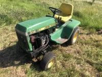 John Deere 318 Lawn Tractor 