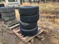 (4) 31X10.50R15 Tires w/ Jeep Wrangler Rims