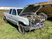 2004 Chevrolet 2500 4X4 Extended Cab Pickup Truck