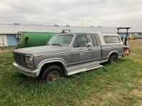 1981 Ford F-250 2WD Extended Cab Pickup Truck