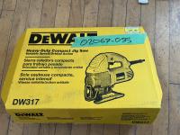 DeWalt Heavy-Duty Compact Jig Saw