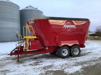 2017 Supreme 1400T Twin Screw Vertical Grinder Mixer Feed Wagon