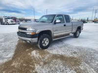 2001 Chevrolet 2500 4X4 Extended Cab Pickup Truck