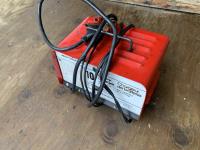 Motomaster Battery Charger 
