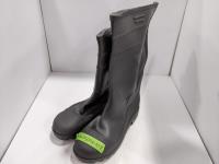 Mens Size 12 Rubber Steel Toed Boots