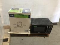 Sunbeam 900 W Microwave and Real Solutions Garbage Bin