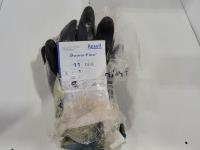 Qty of Powerflex Gloves
