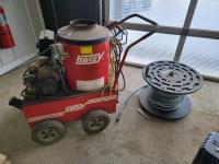 Hotsy Diesel Fired Pressure Washer and Reel of Hose