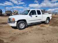 2007 GMC Sierra Classic 1500 4X4 Extended Cab Pickup Truck