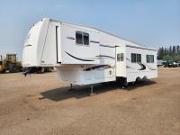 2004 Triple E Topaz Touring Edition 32 Ft T/A Fifth Wheel Travel Trailer