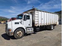 2007 Kenworth T300 S/A Day Silage Truck