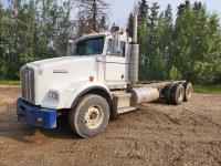 1998 Kenworth T800B T/A Day Cab Cab & Chassis Truck