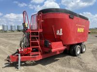 2015 New Direction 15SC2656 T/A Mixer Feed Wagon