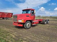 2001 Mack CH613 T/A Day Cab Cab & Chassis Truck