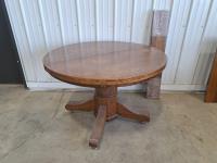 Antique Oak Table with (3) Leaves