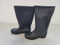 Size 10 Black Rubber Boots 