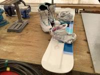 Arefly Snowboard with a Pair of Firefly Size 9 Ladies Boots