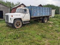 1975 International 1600 S/A Day Cab Grain Truck