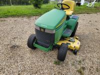 John Deere 345 Lawn Tractor
