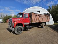1978 Ford 800 S/A Day Cab Grain Truck