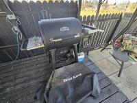 Broil King Smoker Barbecue with Accessories