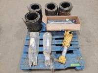 (4) Hydraulic Cylinders, Hydraulic Ram and (4) Rubber Mats