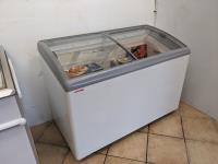 AHT RI0 S125F 48 Ft Inch Display Freezer