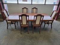 Dining Table with Leaf and (6) Chairs