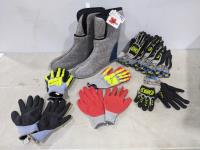 Baffin Boot Liners Mens Size 12 and (10) Pairs of Gloves