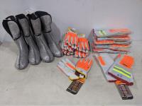 (2) Baffin Mens Size 9 Boot Liners and (12) Pairs of Gloves and Mitts